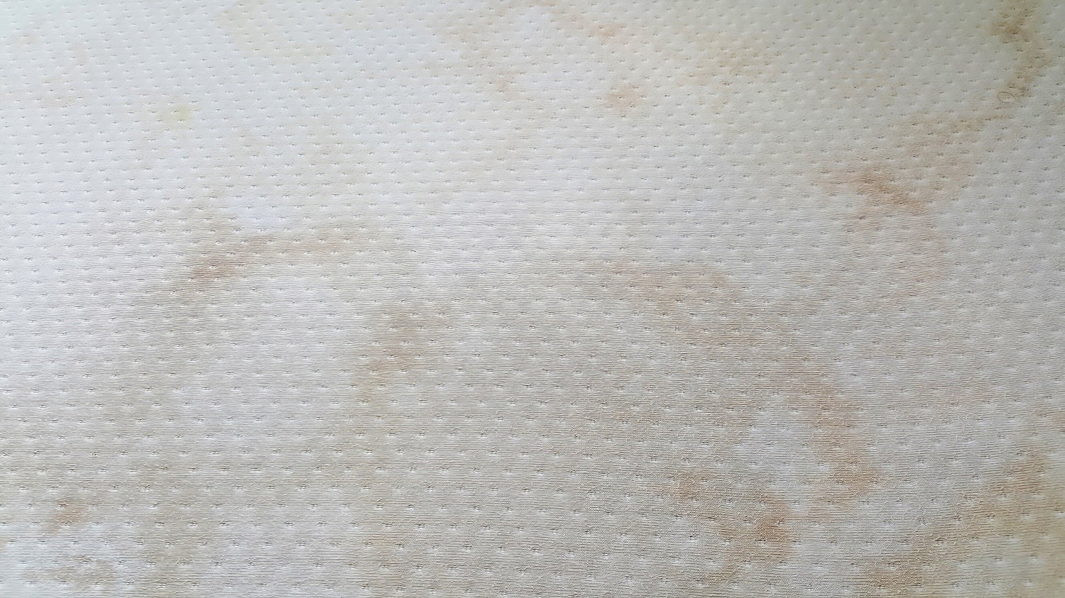 How to Get Yellow Stains Out of a Mattress