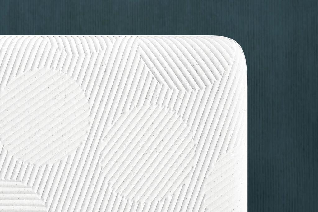 Close-up of the corner of the Casper Snow 2023 mattress
