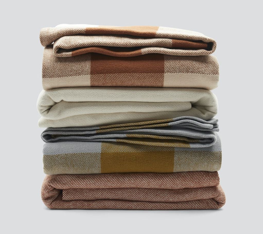 Cozy Woven Blanket image number null