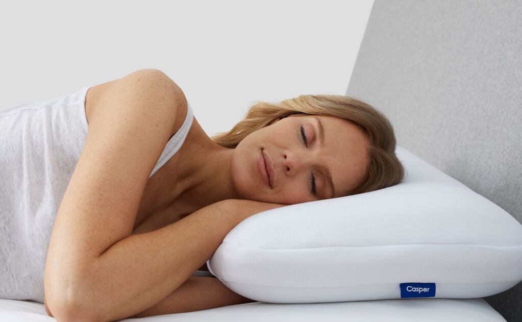 The Meerkat | Supportive Hybrid Pillow with Foam Core